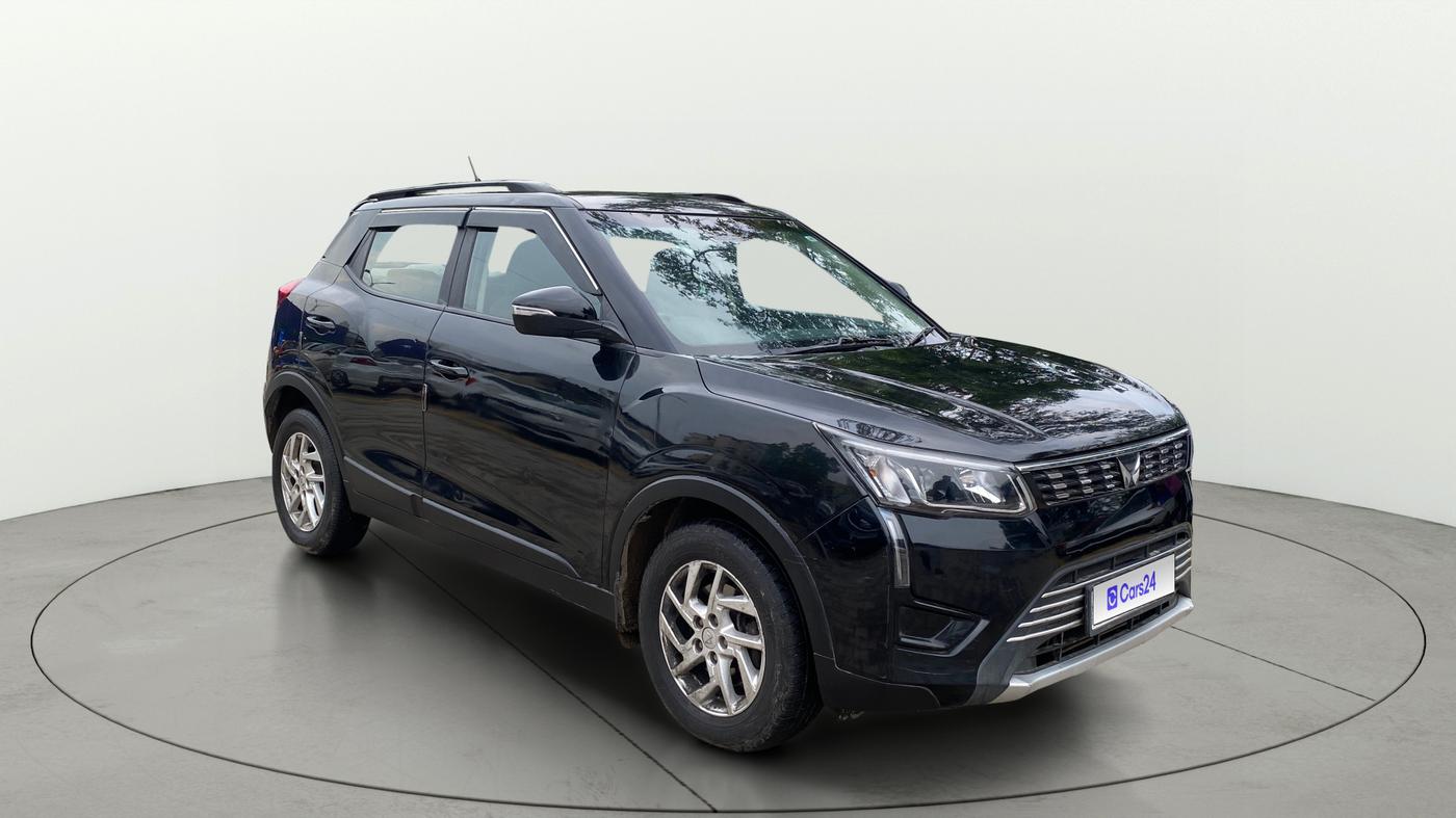 2023 Mahindra XUV300 W8 1.5 DIESEL, Diesel, Manual, 98,390 km, Right Front Diagonal