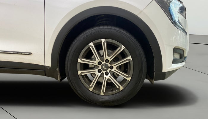 2022 Mahindra XUV700 AX 7 LUXURY D AT 7 STR, Diesel, Automatic, 93,680 km, Right Front Wheel