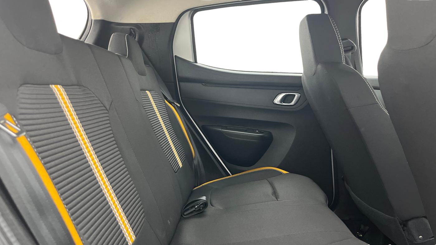 2024 Renault Kwid CLIMBER AMT 1.0, Petrol, Automatic, 1,187 km, Right Side Rear Door Cabin