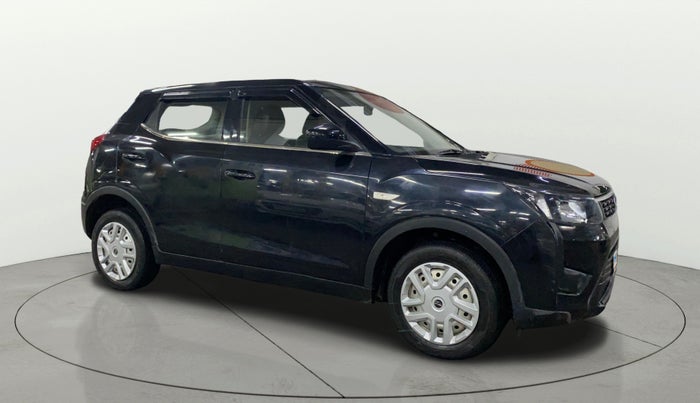 2022 Mahindra XUV300 W4 1.2 PETROL, Petrol, Manual, 26,197 km, Right Front Diagonal