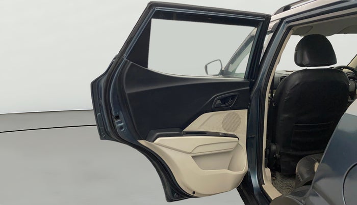 2022 Mahindra XUV300 W4 1.2 PETROL, Petrol, Manual, 91,761 km, LHS Rear Door