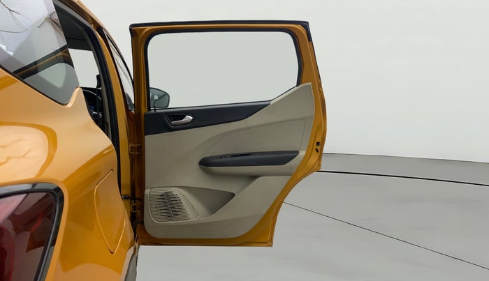 2023 Renault TRIBER RXZ AMT, Petrol, Automatic, 61,433 km, RHS Rear Door