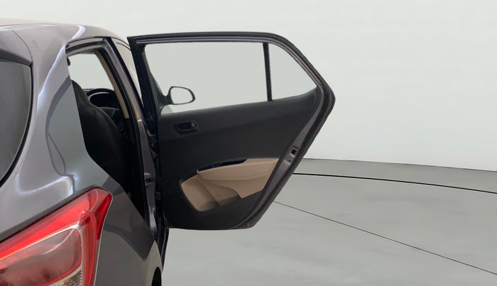 2016 Hyundai Grand i10 MAGNA AT 1.2 KAPPA VTVT, CNG, Automatic, 74,819 km, RHS Rear Door