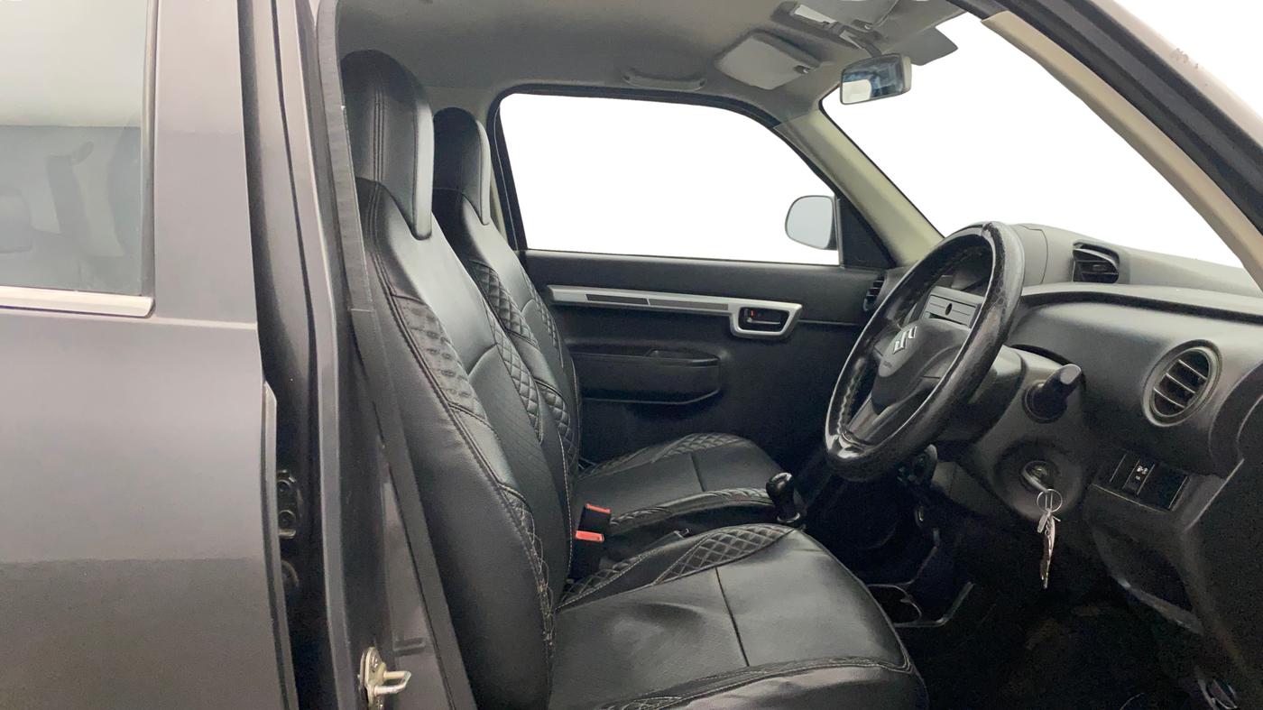 2020 Maruti S PRESSO VXI CNG, CNG, Manual, 70,424 km, Right Side Front Door Cabin