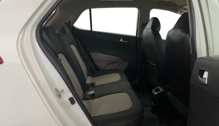 2017 Hyundai Grand i10 SPORTZ (O) AT 1.2 KAPPA VTVT, Petrol, Automatic, 38,356 km, Right Side Rear Door Cabin