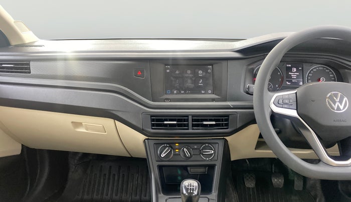 2025 Volkswagen VIRTUS COMFORTLINE TSI 1.0 MT, Petrol, Manual, 1,767 km, Air Conditioner