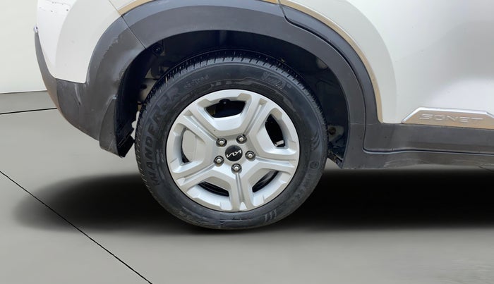 2021 KIA SONET HTK PLUS 1.2, Petrol, Manual, 26,883 km, Right Rear Wheel