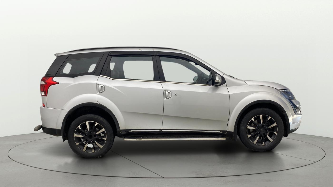 2020 Mahindra XUV500 W11 AT, Diesel, Automatic, 1,40,338 km, Right Side View