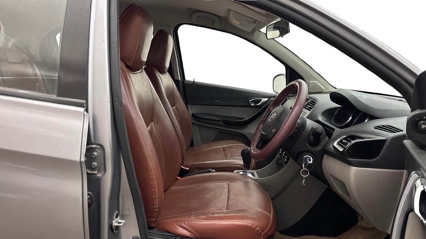 2018 Tata Tiago XZA PETROL, Petrol, Automatic, 67,280 km, Right Side Front Door Cabin