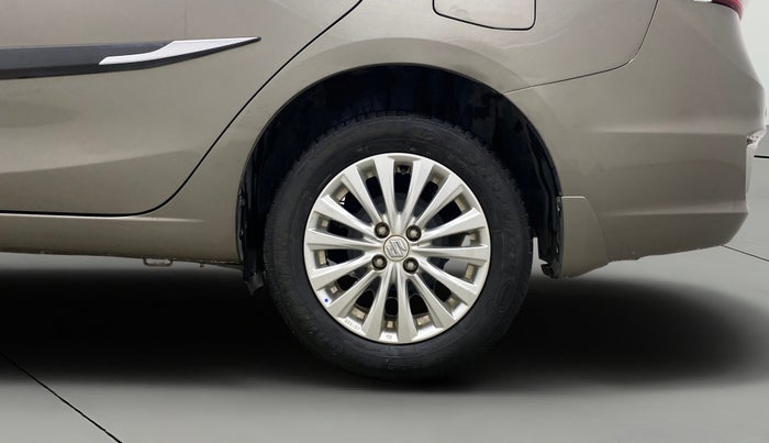 2022 Maruti Ciaz ZETA 1.5 SHVS MT PETROL, Petrol, Manual, 31,173 km, Left Rear Wheel