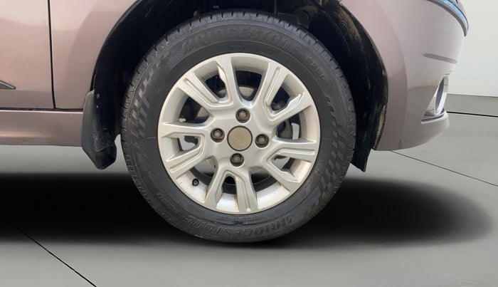 2017 Tata Tiago XZ PETROL, Petrol, Manual, 72,740 km, Right Front Wheel