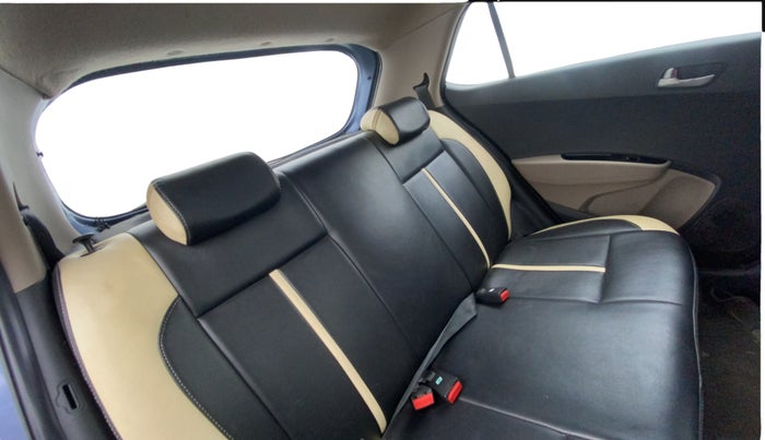 2015 Hyundai Grand i10 ASTA AT 1.2 KAPPA VTVT, Petrol, Automatic, 57,674 km, Right Side Rear Door Cabin