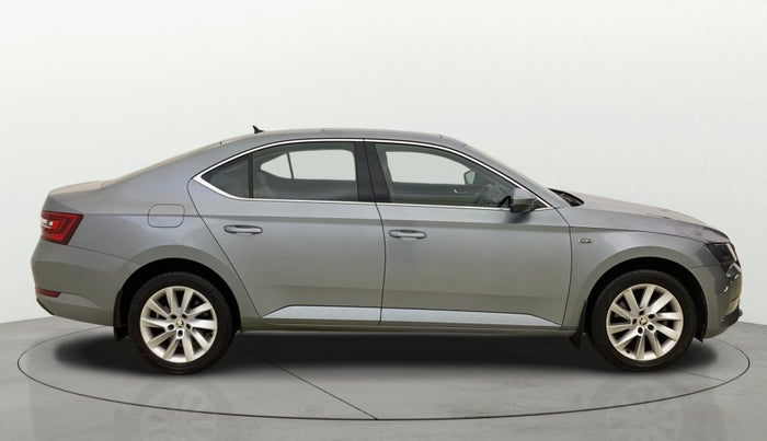 2016 Skoda Superb L&K 1.8 TSI AT, Petrol, Automatic, 51,905 km, Right Side View
