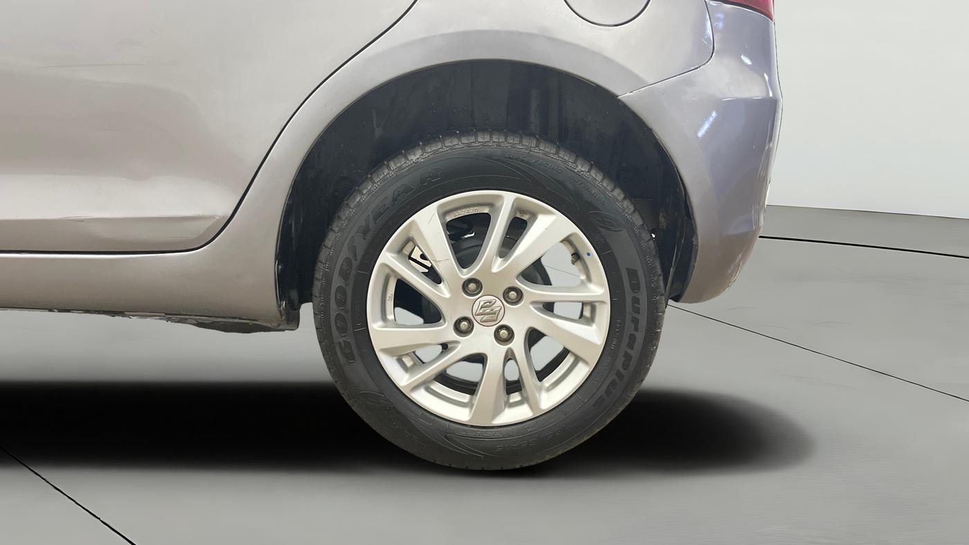 2014 Maruti Swift ZXI, Petrol, Manual, 36,206 km, Left Rear Wheel