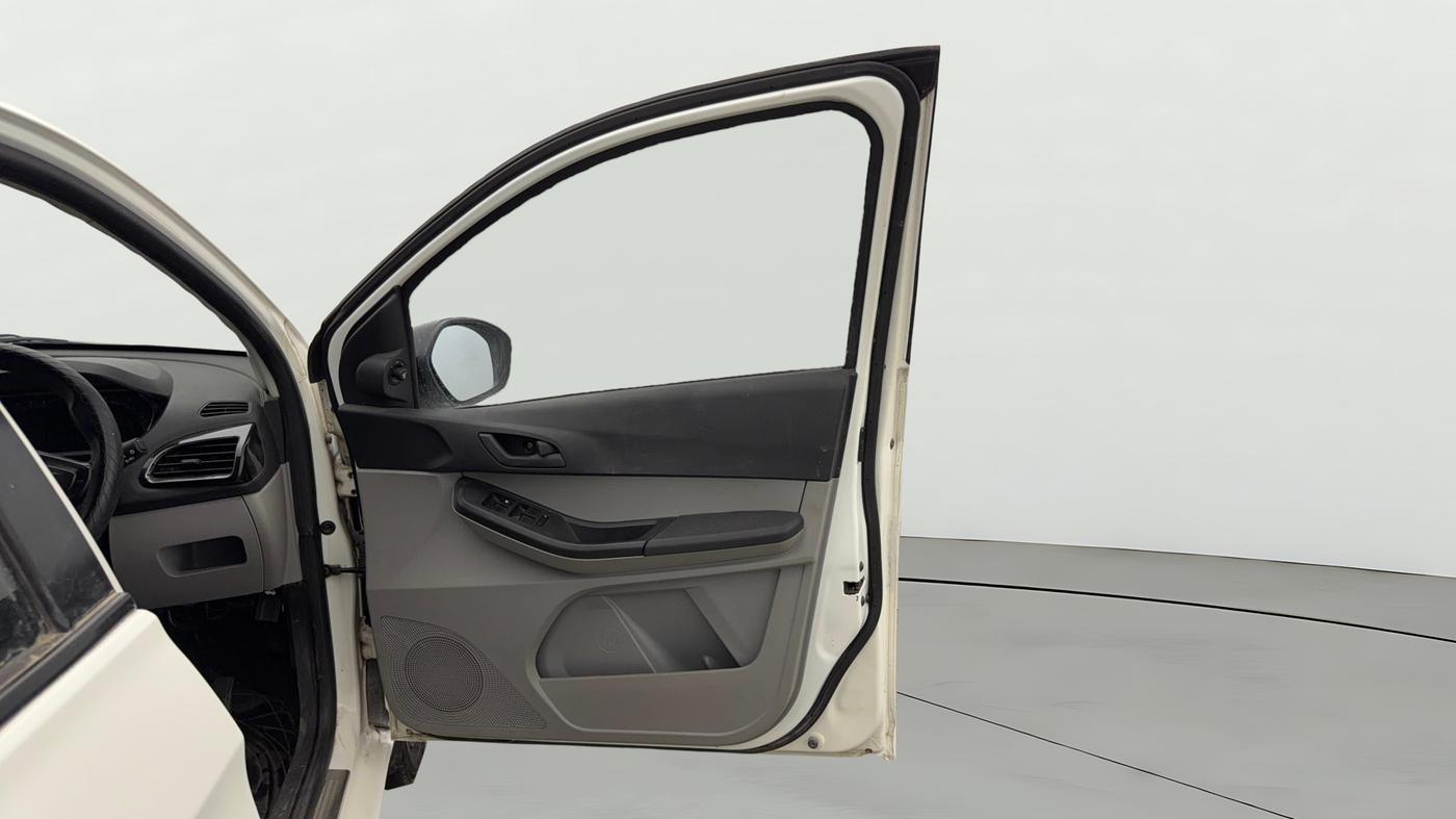 2022 Tata Tiago XTA PETROL, Petrol, Automatic, 7,628 km, RHS Front Door