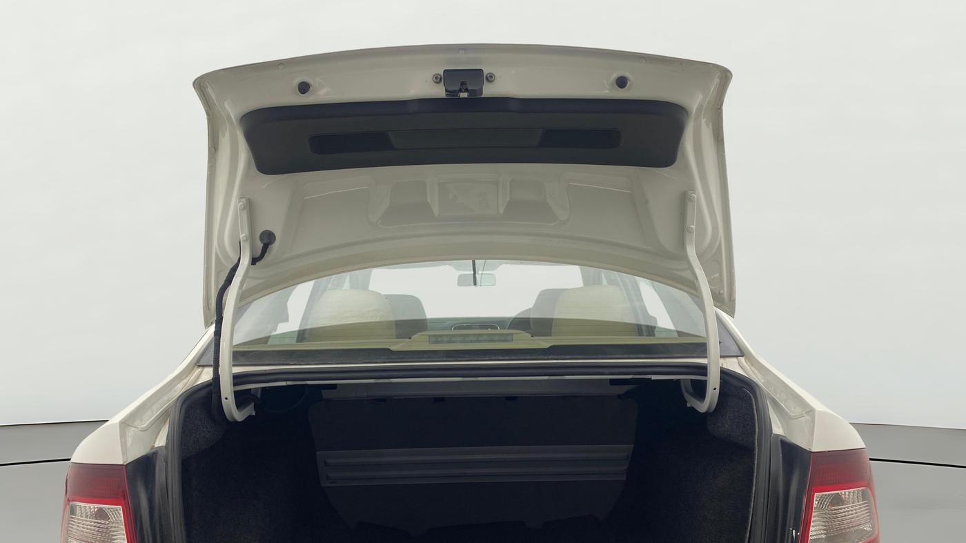 2021 Skoda Rapid AMBITION AT TSI, Petrol, Automatic, 32,070 km, Boot Door Open