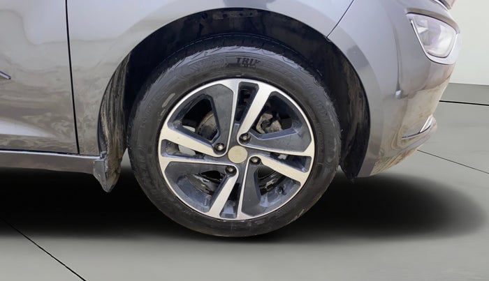 2023 Tata ALTROZ XZ CNG, CNG, Manual, 27,081 km, Right Front Wheel