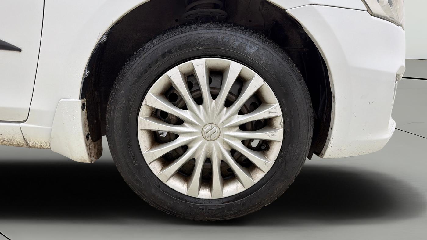 2015 Maruti Ciaz VXI+, Petrol, Manual, 63,361 km, Right Front Wheel