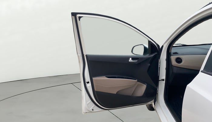 2016 Hyundai Grand i10 SPORTZ 1.2 KAPPA VTVT, CNG, Manual, 97,381 km, LHS Front Door