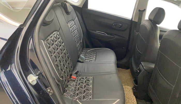 2022 Hyundai NEW I20 ASTA 1.2 MT, Petrol, Manual, 22,871 km, Right Side Rear Door Cabin