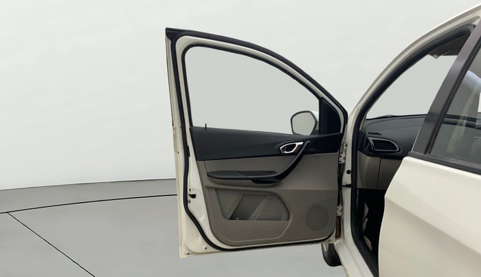 2018 Tata Tiago XZ PETROL, Petrol, Manual, 41,471 km, LHS Front Door