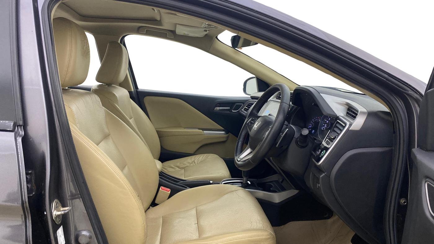 2017 Honda City 1.5L I-VTEC VX CVT, Petrol, Automatic, 1,05,835 km, Right Side Front Door Cabin