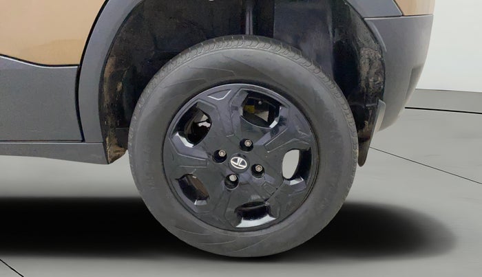 2022 Tata PUNCH ACCOMPLISHED MT, Petrol, Manual, 30,465 km, Left Rear Wheel