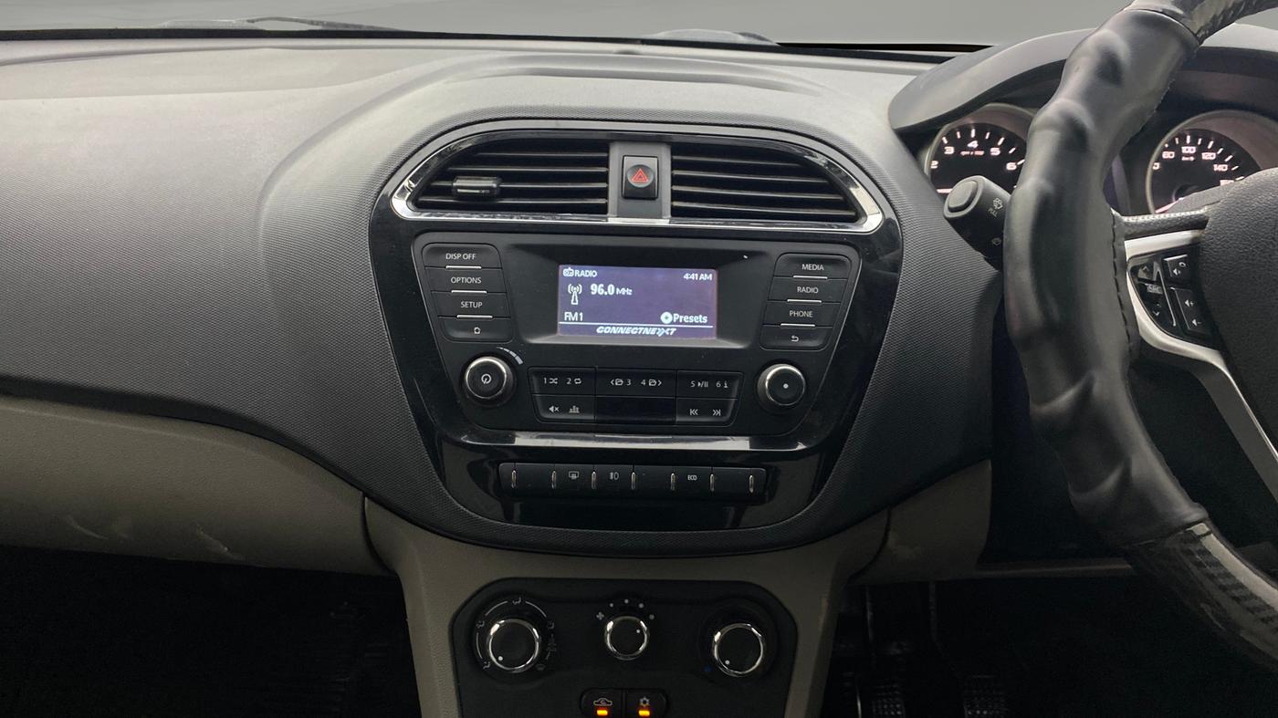 2017 Tata Tiago XZ(O) PETROL, Petrol, Manual, 90,426 km, Air Conditioner