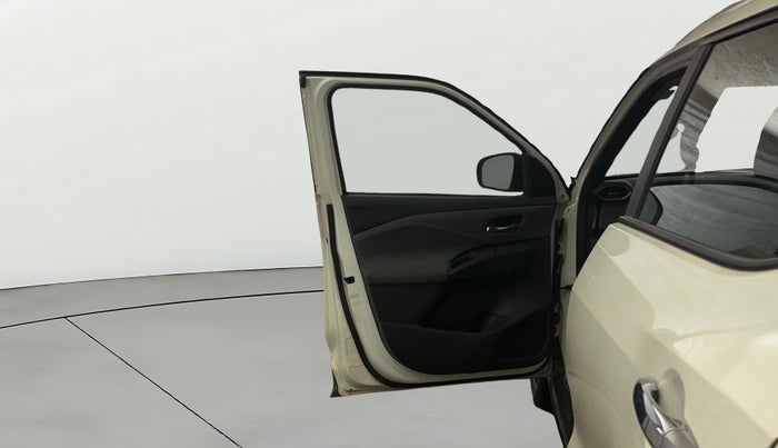 2025 Nissan MAGNITE N-Connecta B4D 1.0 Petrol MT, Petrol, Manual, 2,786 km, LHS Front Door