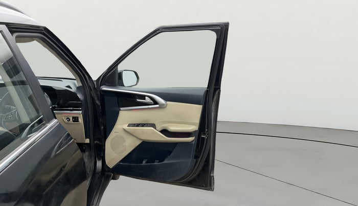 2022 KIA CARENS LUXURY PLUS 1.4 PETROL DCT 7 STR, Petrol, Automatic, 63,035 km, RHS Front Door