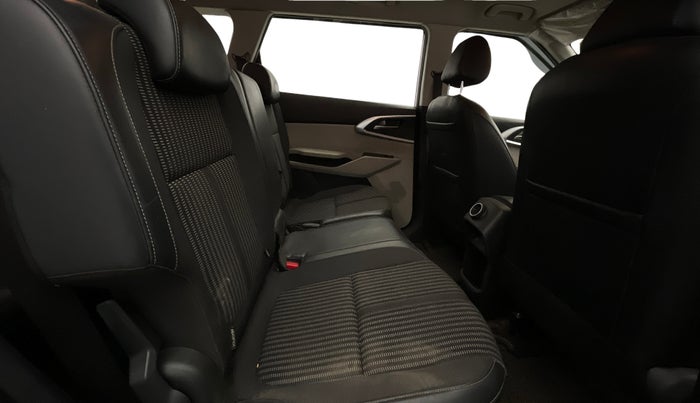 2022 KIA CARENS PRESTIGE 1.4 PETROL 7 STR, Petrol, Manual, 41,861 km, Right Side Rear Door Cabin