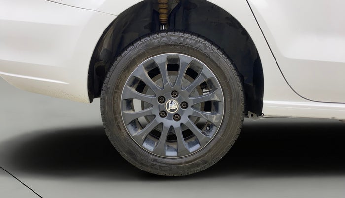 2016 Skoda Rapid 1.5 TDI CR STYLE PLUS AT, Diesel, Automatic, 1,10,839 km, Right Rear Wheel