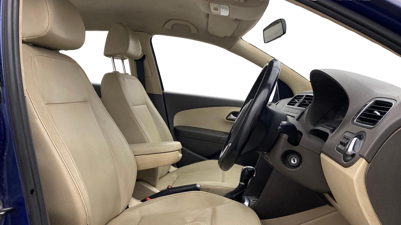 2013 Volkswagen Vento HIGHLINE PETROL AT, Petrol, Automatic, 74,967 km, Right Side Front Door Cabin