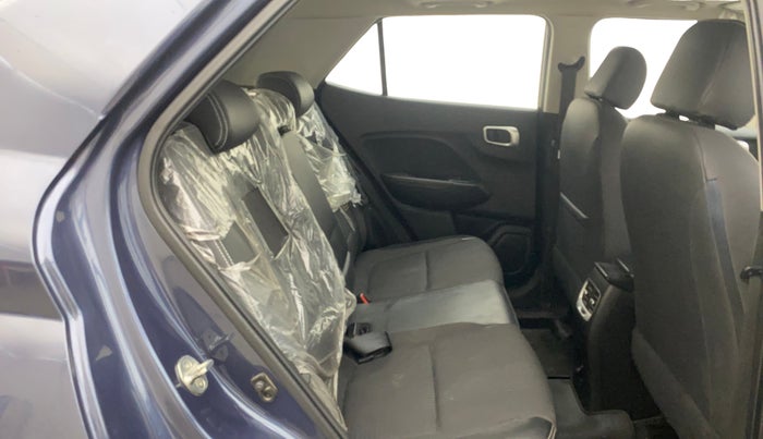 2019 Hyundai VENUE SX(O) 1.4 CRDI, Diesel, Manual, 1,03,785 km, Right Side Rear Door Cabin