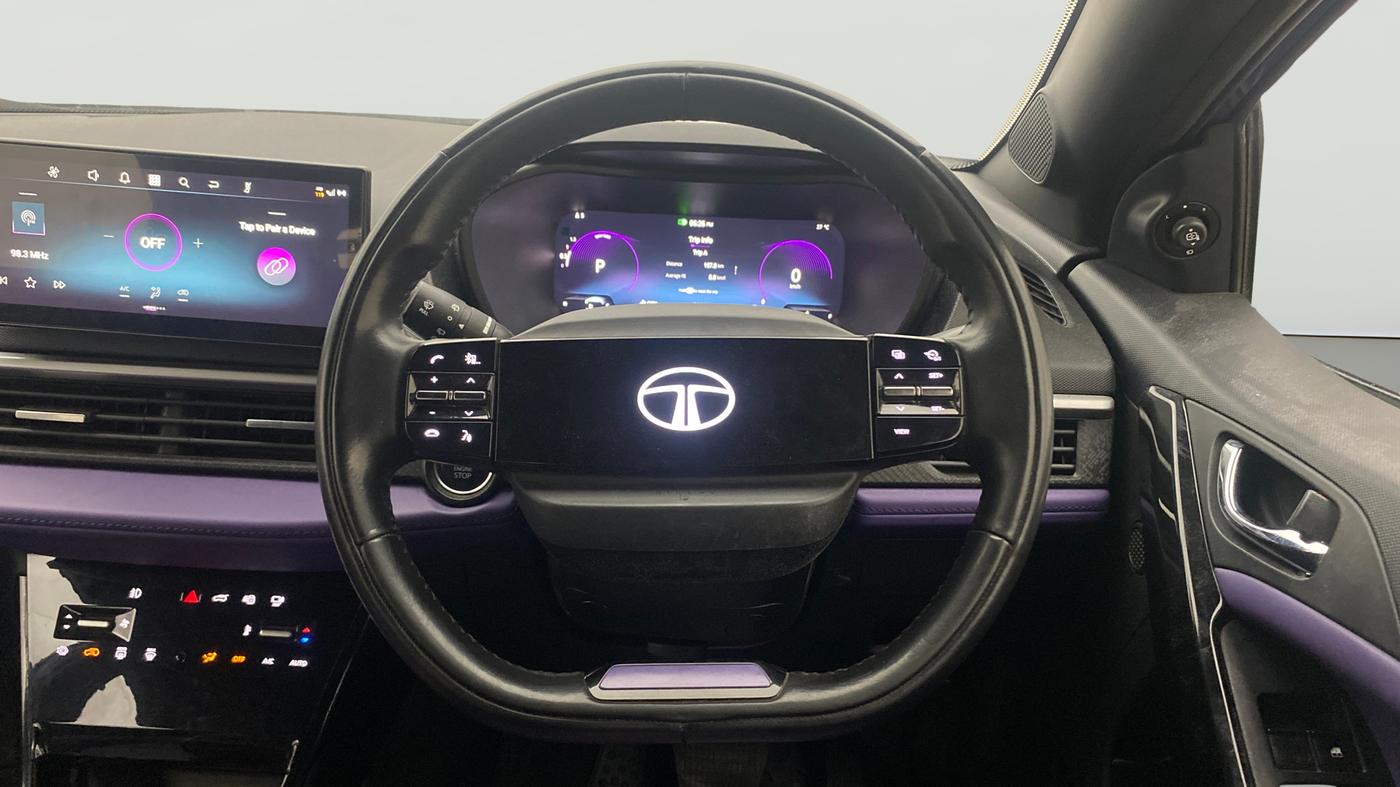 2023 Tata NEXON FEARLESS PURPLE + SUNROOF DCA DUAL TONE 1.2 PETROL, Petrol, Automatic, 29,236 km, Steering Wheel Close Up