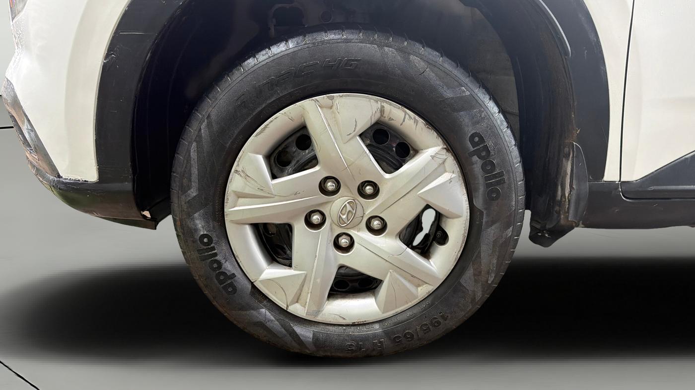 2021 Hyundai VENUE S 1.2, Petrol, Manual, 52,591 km, Left Front Wheel