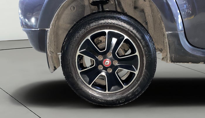 2018 Renault Duster 110 PS RXZ 4X4 MT DIESEL, Diesel, Manual, 64,613 km, Right Rear Wheel