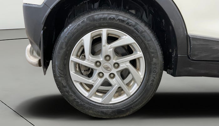 2022 Mahindra XUV300 W8 1.2 PETROL, Petrol, Manual, 45,817 km, Right Rear Wheel