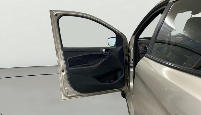 2018 Ford FREESTYLE TITANIUM 1.2 PETROL, Petrol, Manual, 65,836 km, LHS Front Door