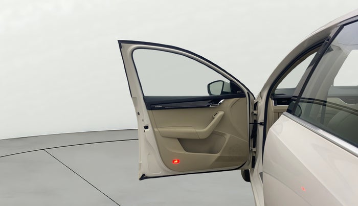 2018 Skoda Octavia L&K 1.8 TSI AT, Petrol, Automatic, 79,257 km, LHS Front Door