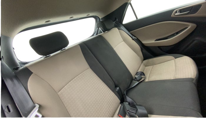 2017 Hyundai Elite i20 ASTA 1.2 (O), Petrol, Manual, 26,246 km, Right Side Rear Door Cabin