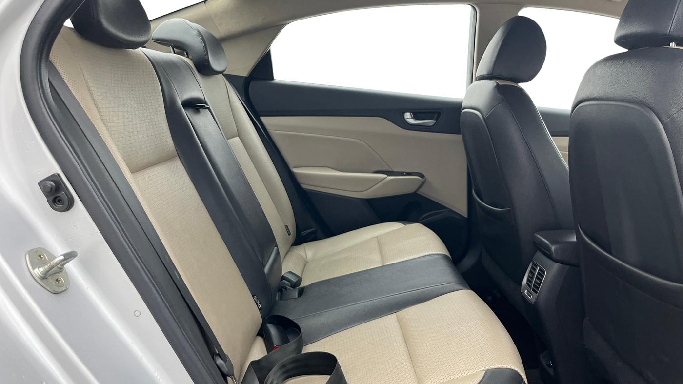 2018 Hyundai Verna 1.6 VTVT SX (O) AT, Petrol, Automatic, 46,247 km, Right Side Rear Door Cabin
