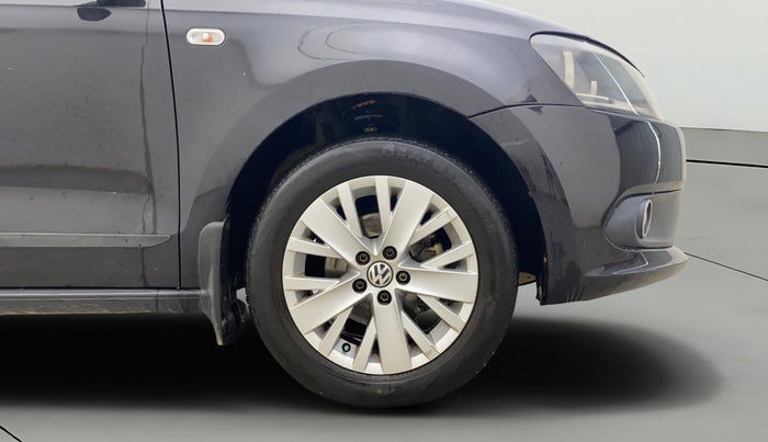2015 Volkswagen Vento HIGHLINE PETROL AT, Petrol, Automatic, 1,03,647 km, Right Front Wheel
