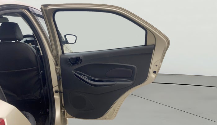 2019 Ford New Figo TITANIUM 1.2 PETROL MT, Petrol, Manual, 28,912 km, RHS Rear Door
