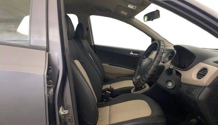 2016 Hyundai Grand i10 SPORTZ 1.2 KAPPA VTVT, Petrol, Manual, 30,878 km, Right Side Front Door Cabin