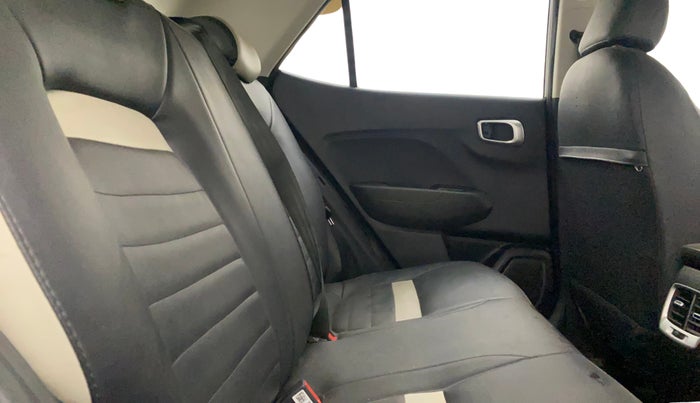 2021 Hyundai VENUE SX 1.5 CRDI, Diesel, Manual, 39,024 km, Right Side Rear Door Cabin