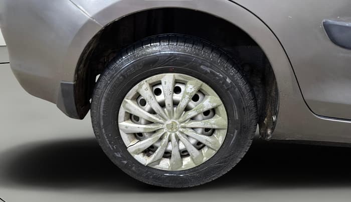 2015 Maruti Swift Dzire LXI (O), Petrol, Manual, 80,101 km, Right Rear Wheel