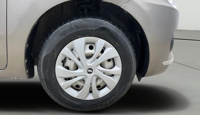 2019 Maruti Dzire LXI, Petrol, Manual, 57,465 km, Right Front Wheel