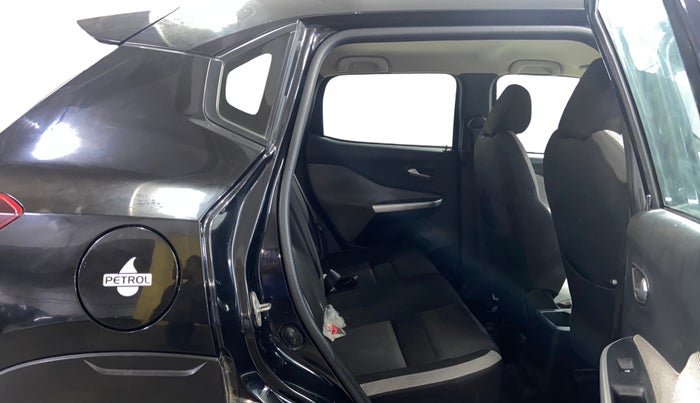 2022 Nissan MAGNITE XV TURBO CVT, Petrol, Automatic, 44,865 km, Right Side Rear Door Cabin