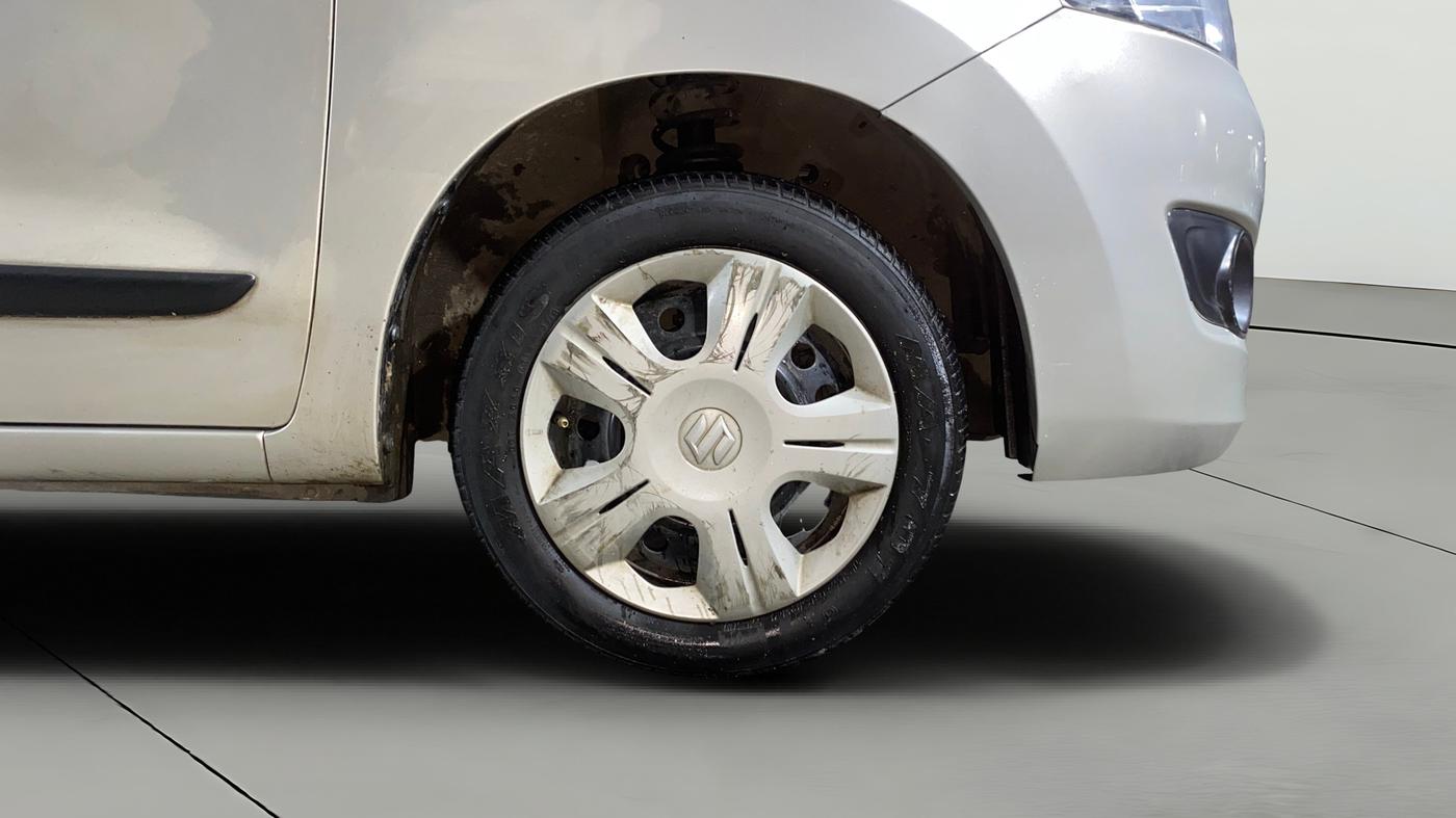 2017 Maruti Wagon R 1.0 VXI, Petrol, Manual, 41,392 km, Right Front Wheel
